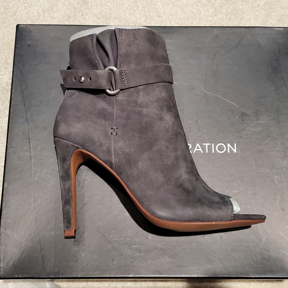 NEW IN BOX BCBG SUEDE HEELED BOOTIES 6.5
